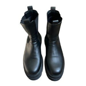 Bershka boots with elastic gores